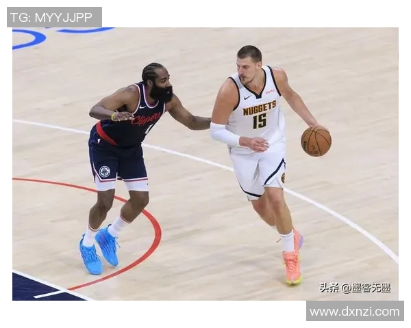 掘金与快船的激烈对决雨燕直播全程呈现精彩瞬间